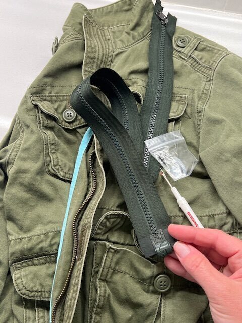 Magnetic adaptive zipper